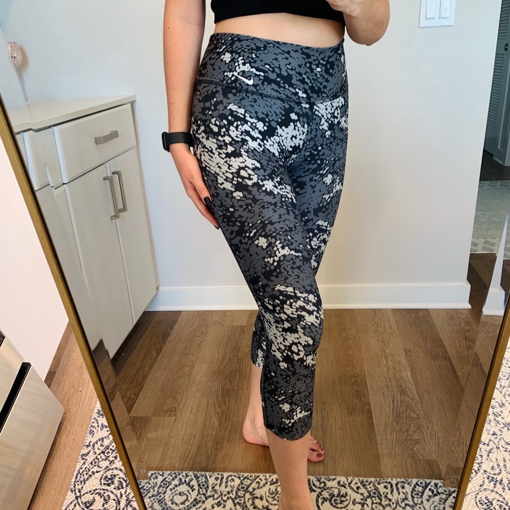 Nike Dri-Fit Women’s Camouflaged Leggings, Size S